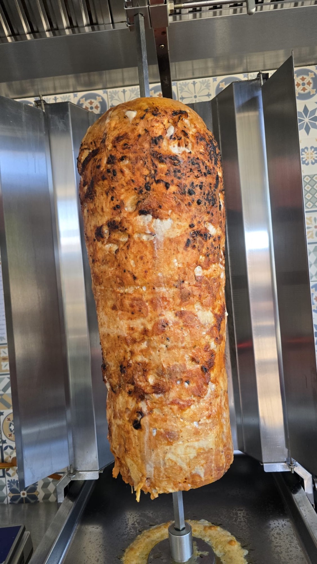 Carne pregătită pe rotisor la URFA